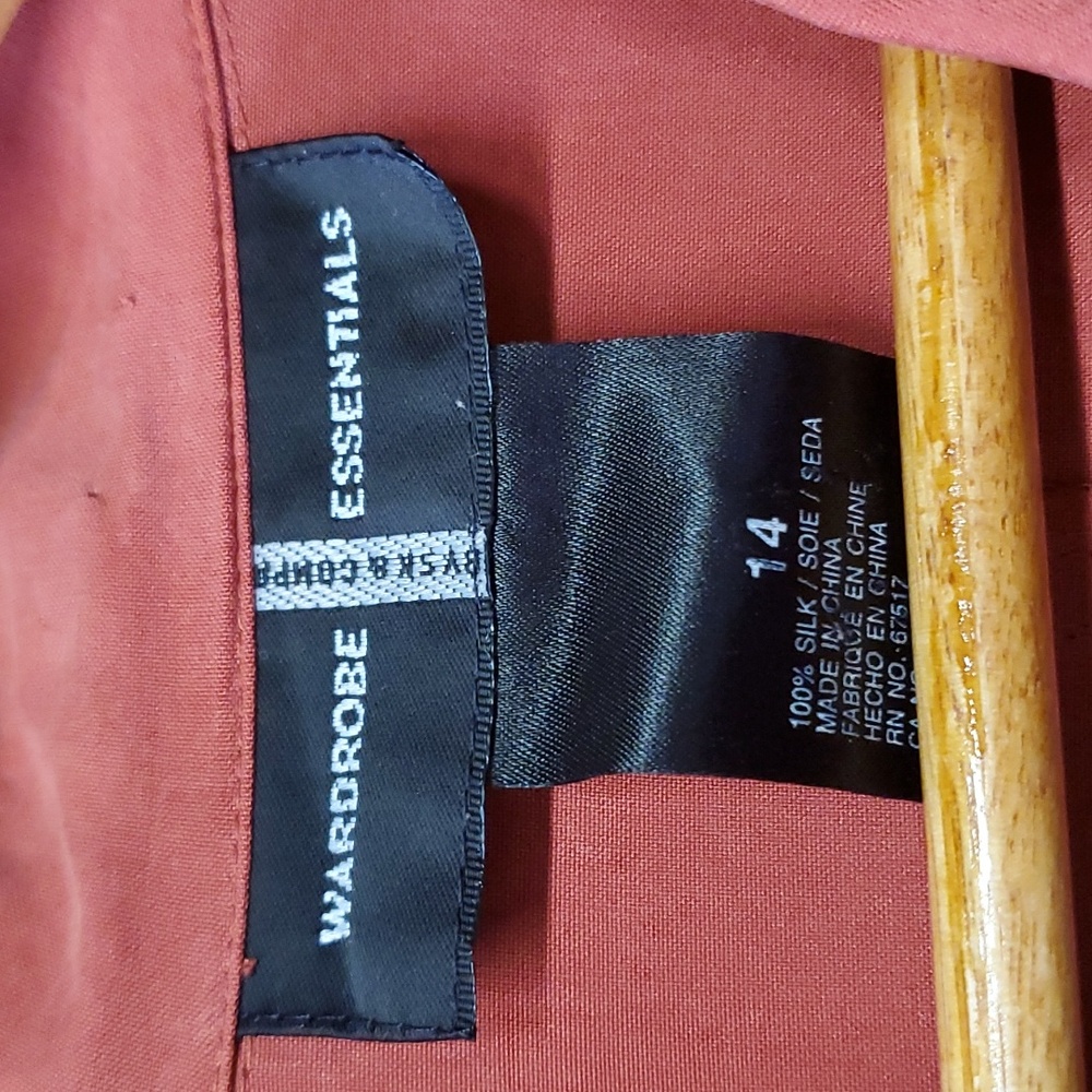 Wardrobe Essentials Top - Picture 2 of 4